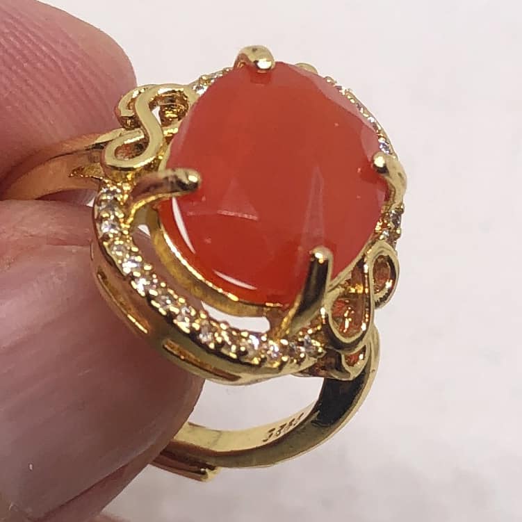 Anillo Cornalina Oval y Circonias Talla 5 1/2