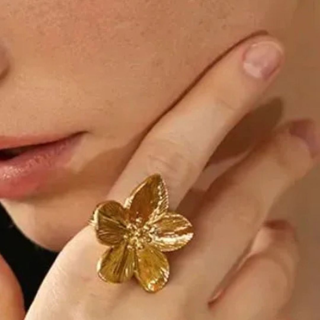 Anillo Dorado Flor - Ajustable