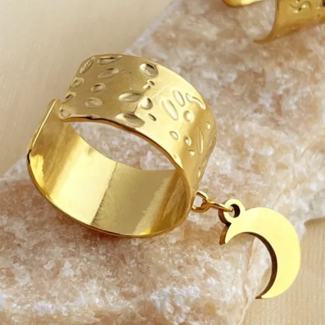 Anillo Dorado Dije Luna - Ajustable