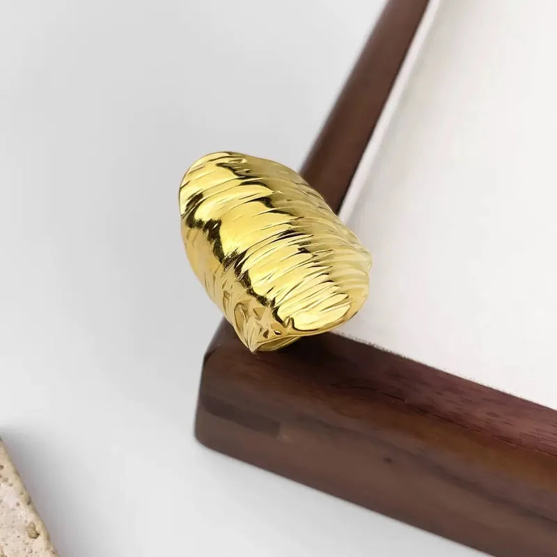 Anillo Dorado Corrugado - Ajustable