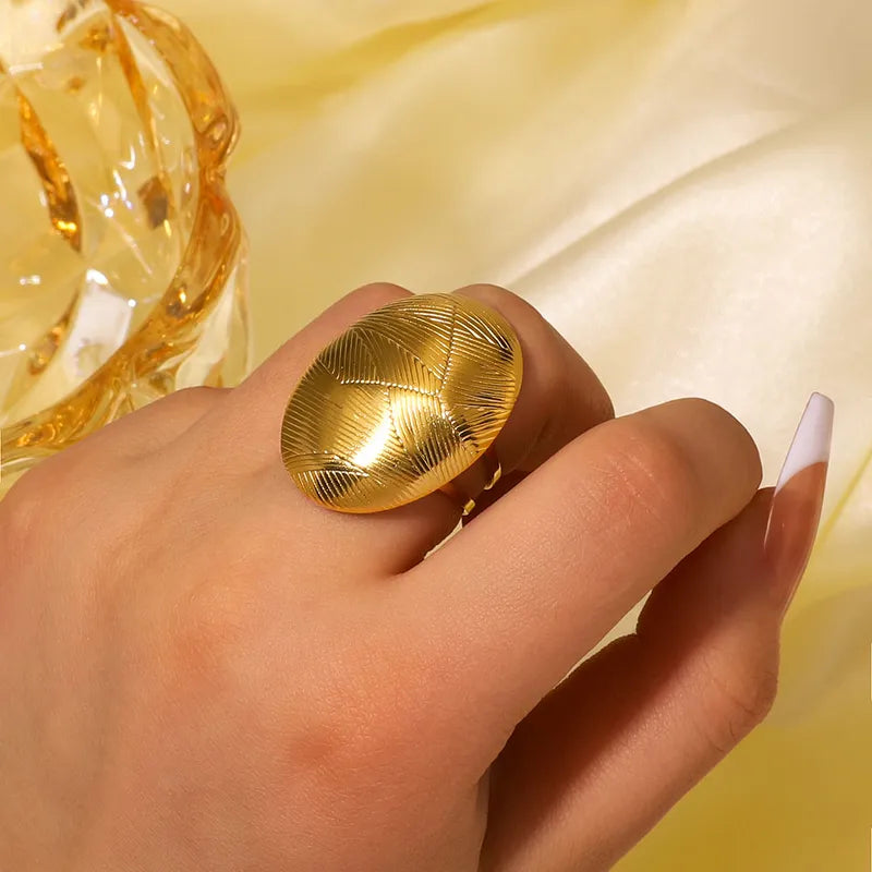 Anillo Dorado Cabujón Trazos Cortes - Ajustable