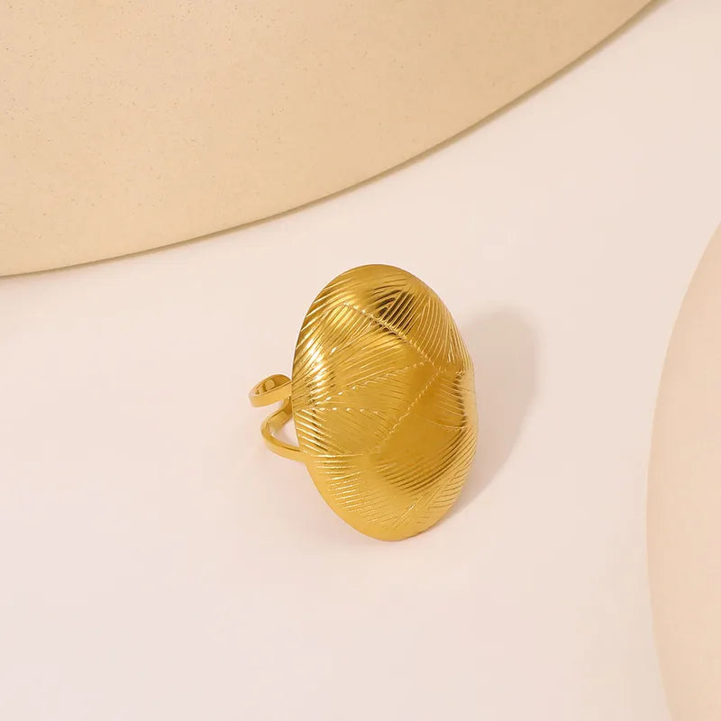 Anillo Dorado Cabujón Trazos Cortes - Ajustable