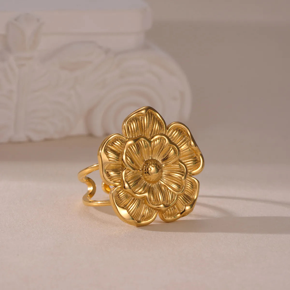 Anillo Dorado Doble Flor - Ajustable