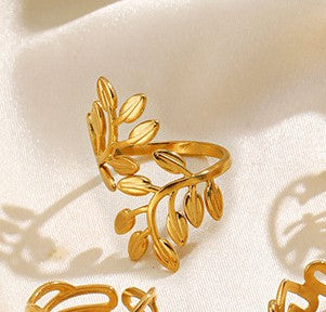 Anillo Dorado Hojas - Ajustable