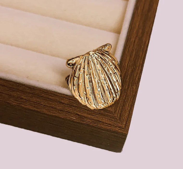 Anillo Dorado Concha de Mar - Ajustable