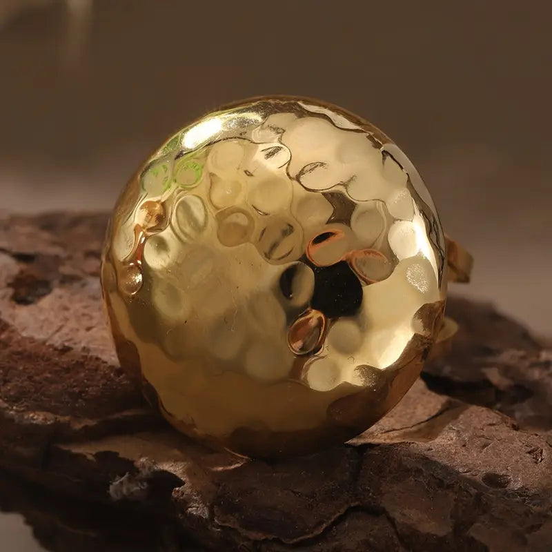 Anillo Dorado Circular Amartillado Ajustable