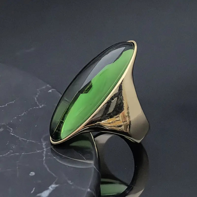 Anillo Dorado Ronda Cristal Verde, Talla 8