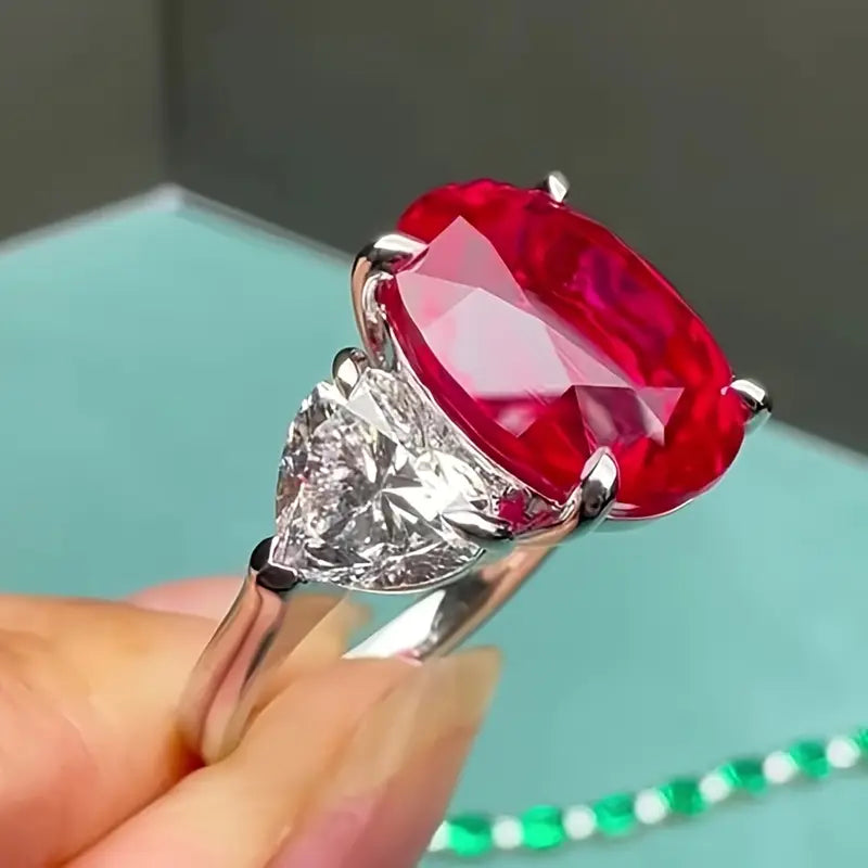 Anillo Plateado Ronda Roja y Circón, Talla 8