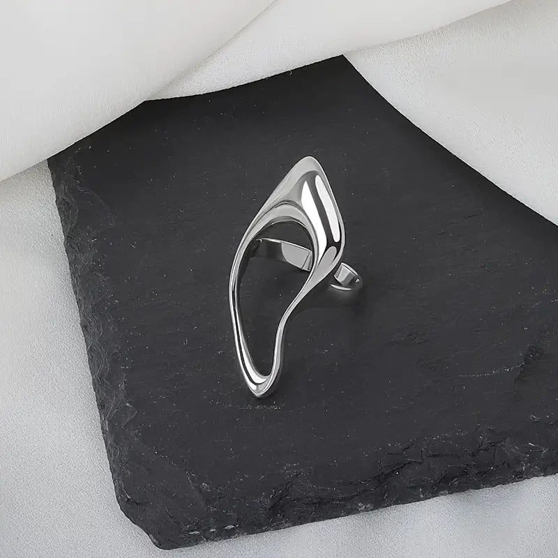 Anillo Plateado Oblicuo Ajustable