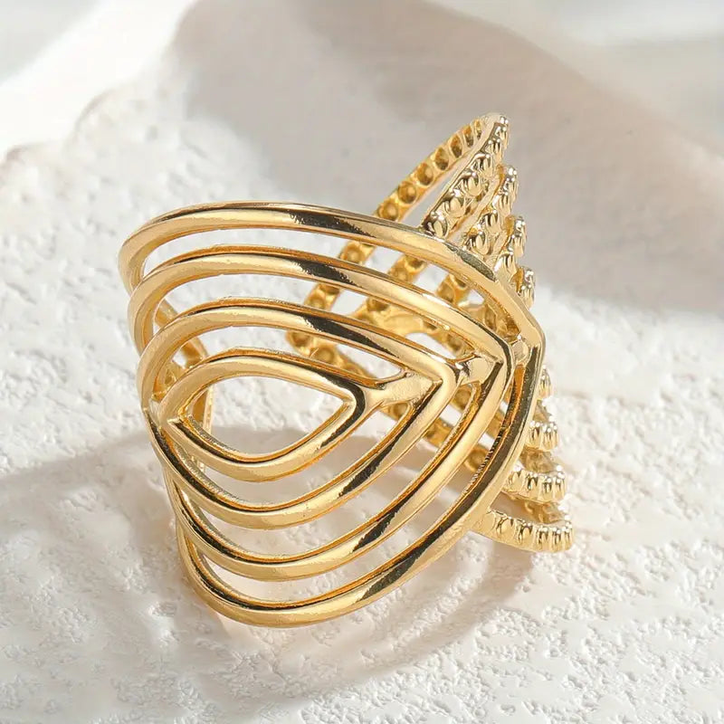 Anillo Dorado Geométrico Ajustable