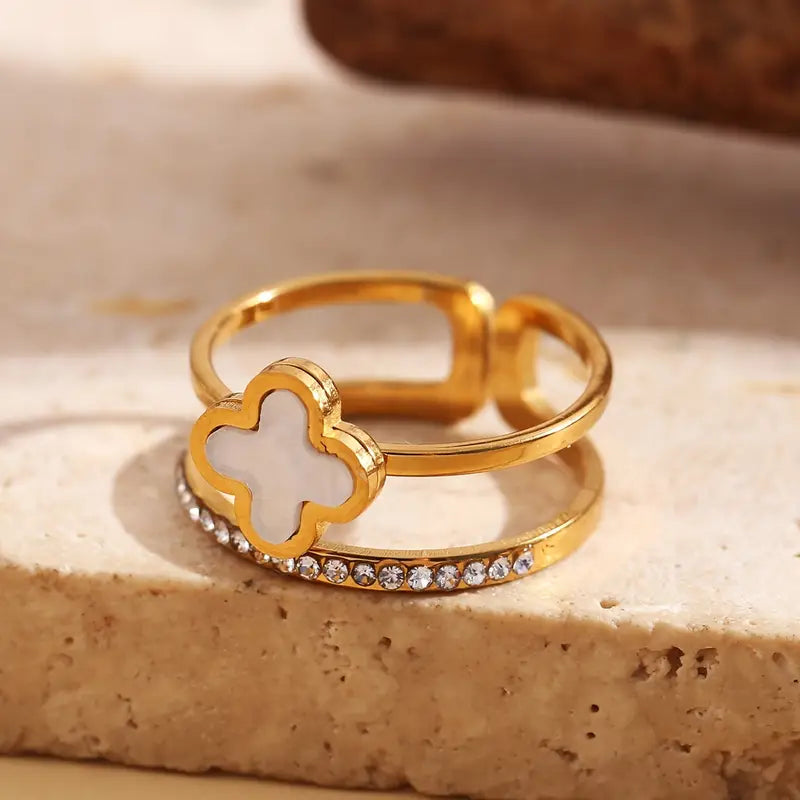 Anillo Dorado y Circón Ronda Trébol Blanco