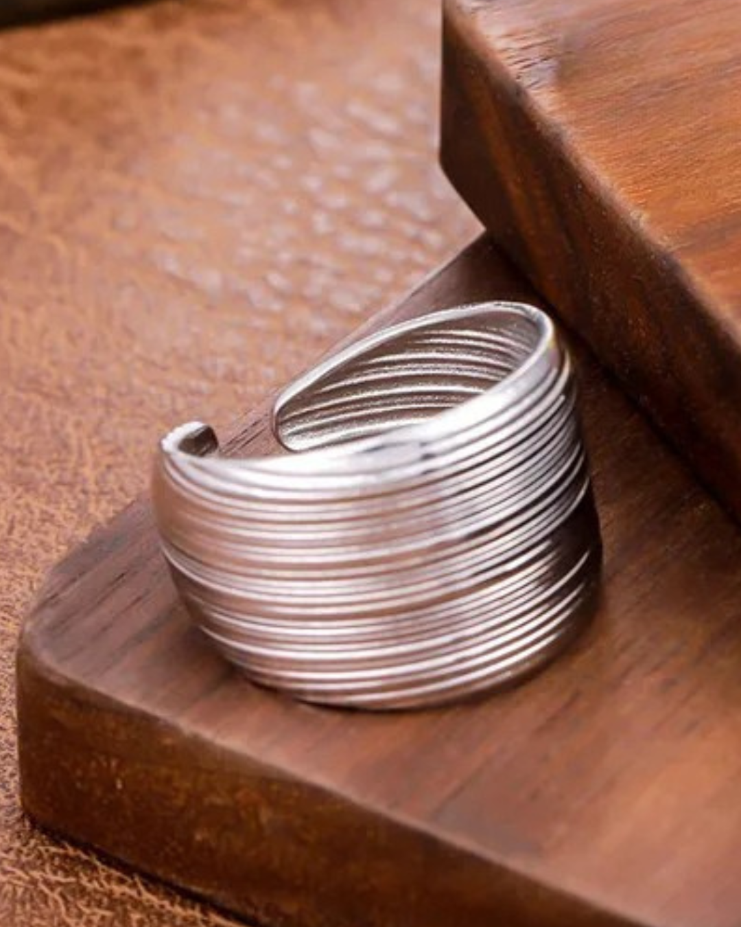 Anillo Plateado Líneas Irregulares - Ajustable