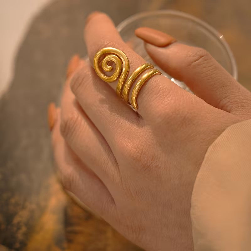 Anillo Dorado Espiral - Ajustable