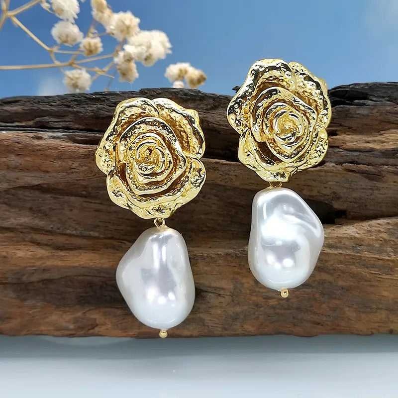 Aretes Rosa Dorada con Perla Gota
