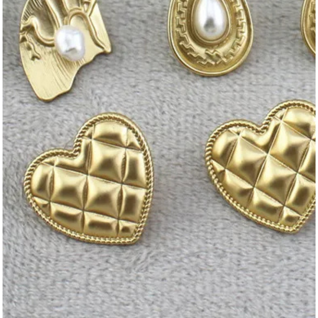 Aretes Corazón Mate Acabado Acojinado