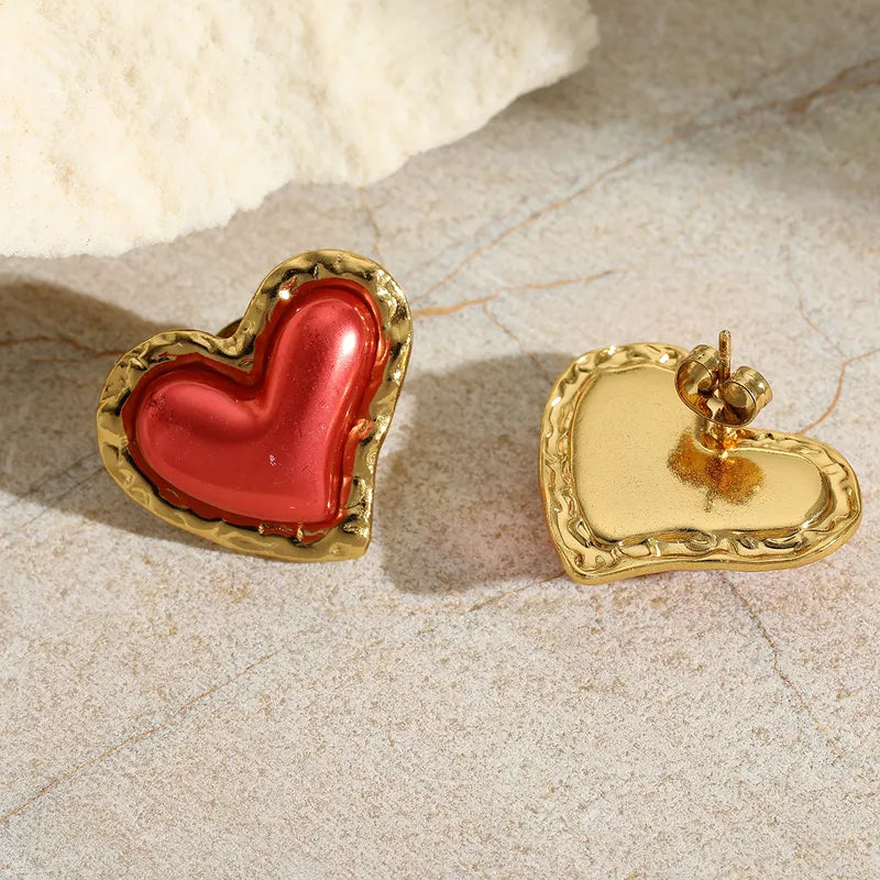 Aretes Dorados Corazón Rojo Fuego