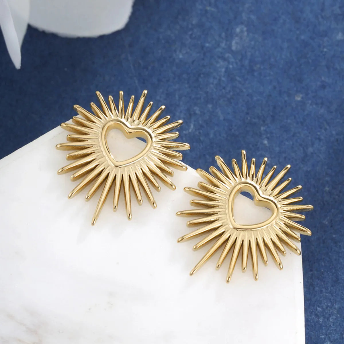 Aretes Dorados Corazón Fulgurante