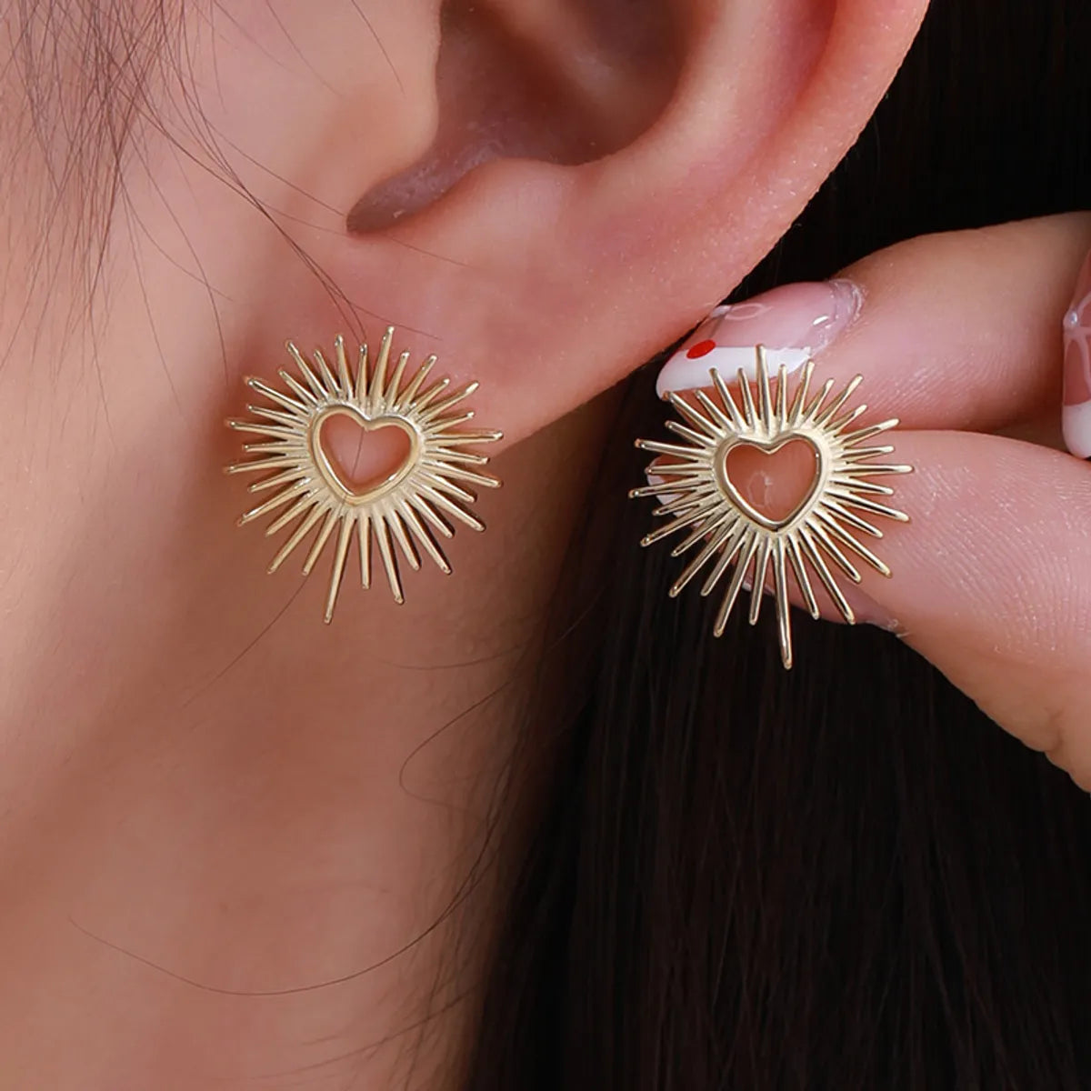 Aretes Dorados Corazón Fulgurante
