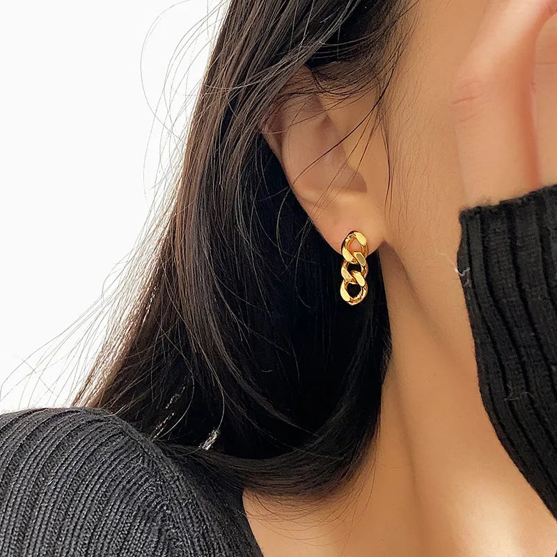 Aretes Dorado Estilo Cadena