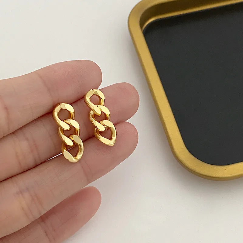 Aretes Dorado Estilo Cadena