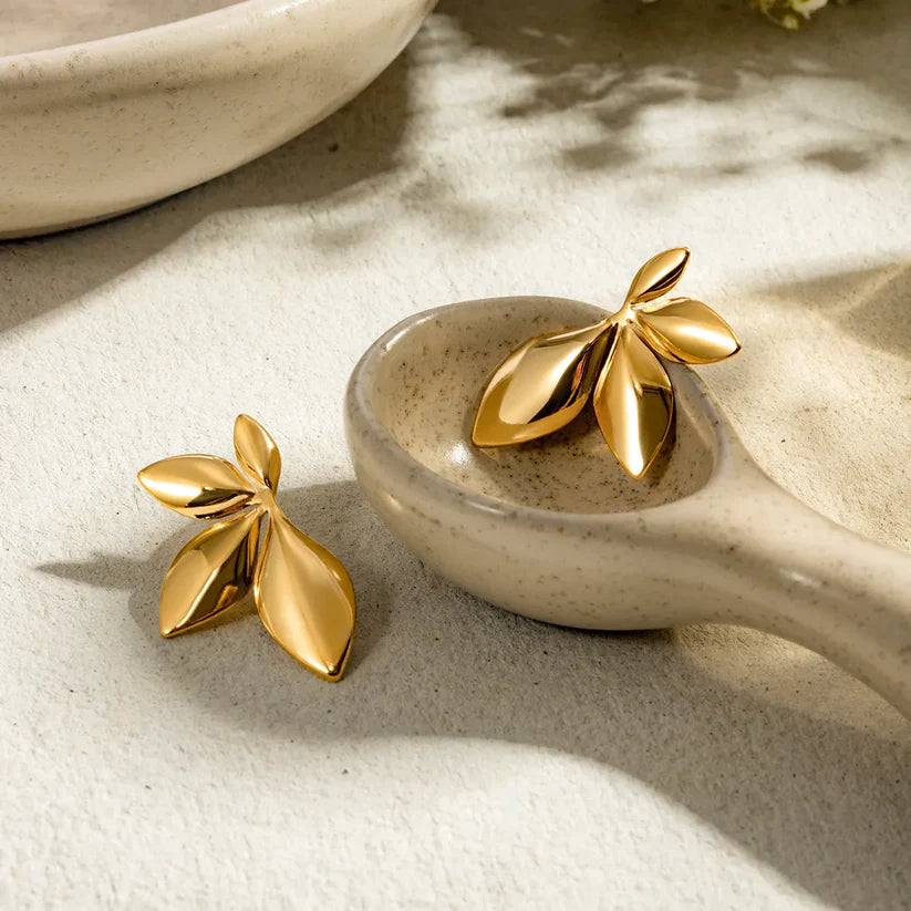 Aretes Dorados Media Flor