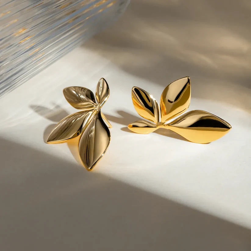 Aretes Dorados Media Flor