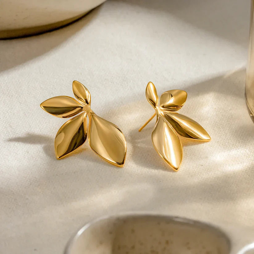 Aretes Dorados Media Flor