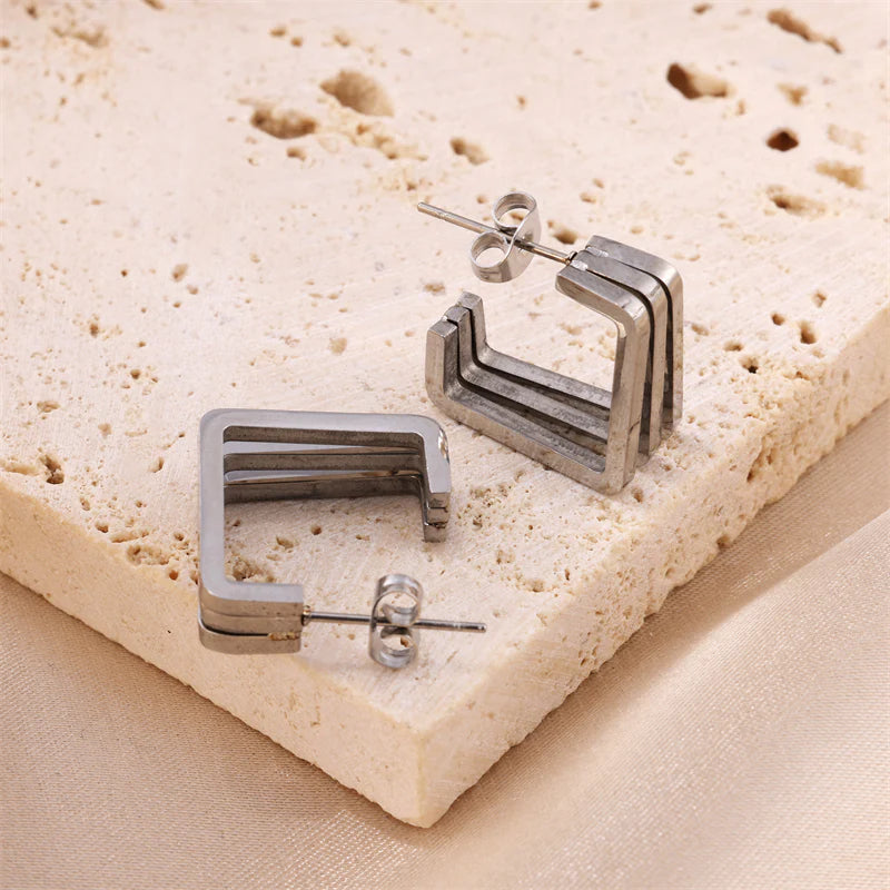 Aretes Plateados Geométricos