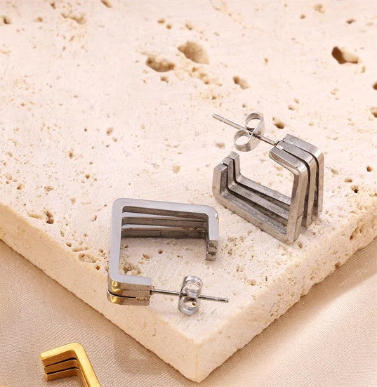 Aretes Plateados Geométricos