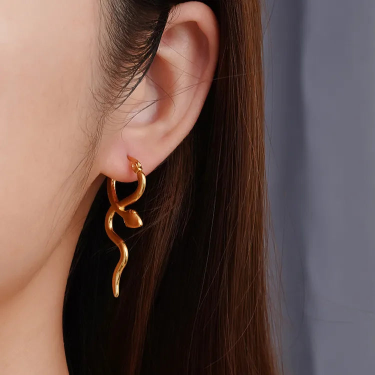 Aretes Dorados Serpiente Lisos