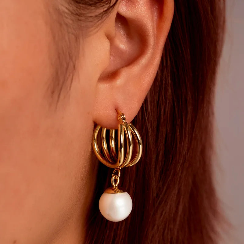Aretes Arracada Dorados y Perla