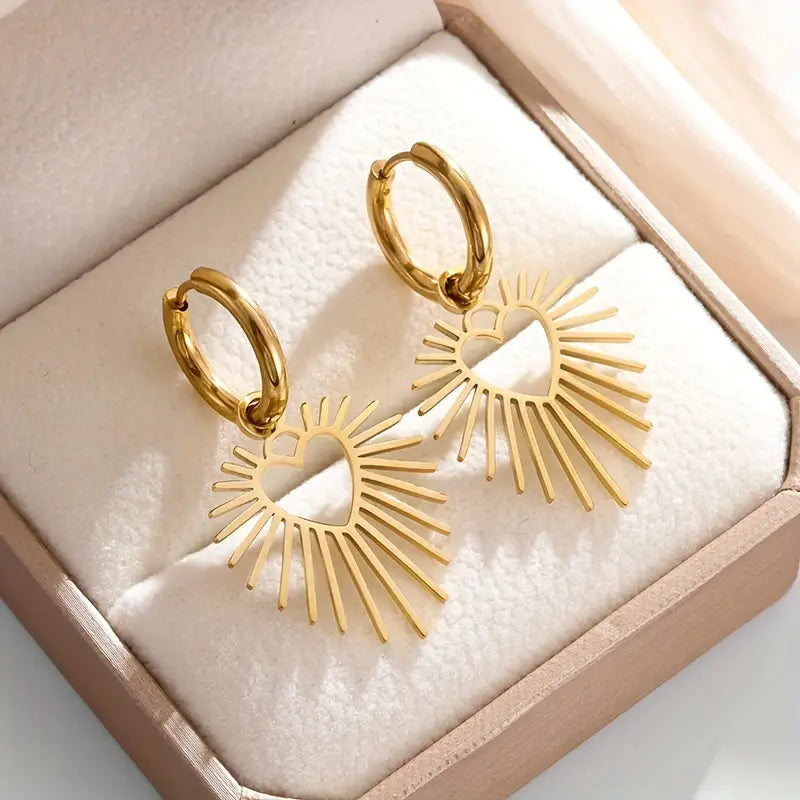Aretes Dorados Arracada con Corazón Fulgurante
