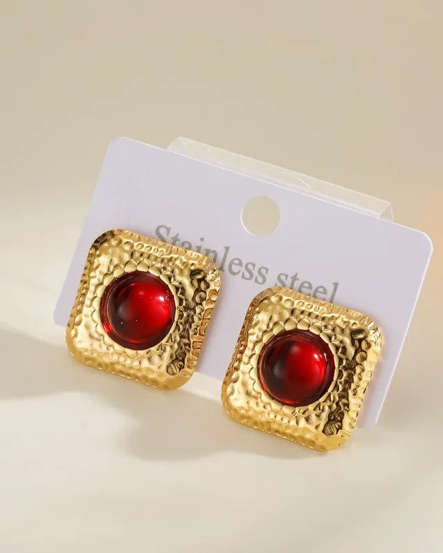 Aretes Dorados Cuadrados Ronda Roja