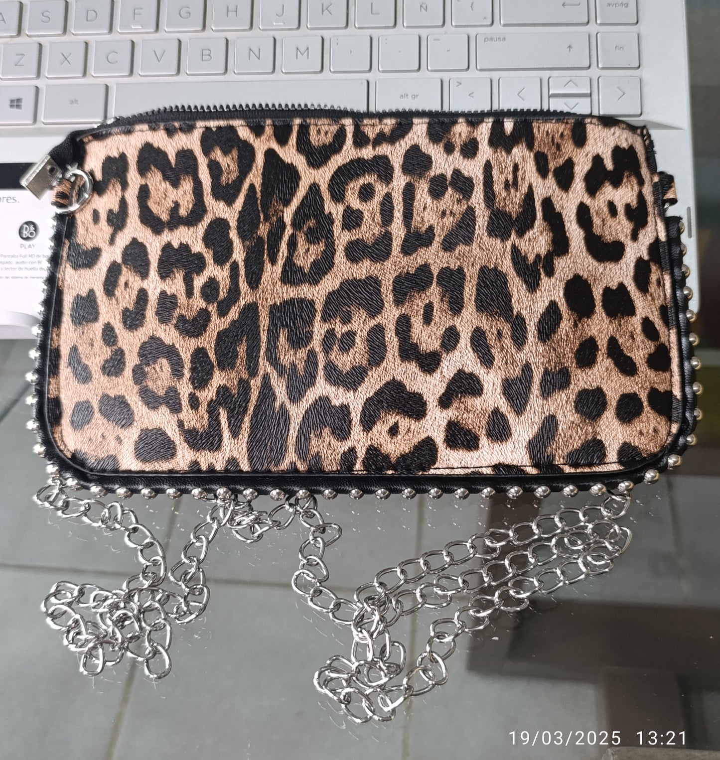 Clutch Animal Print Café