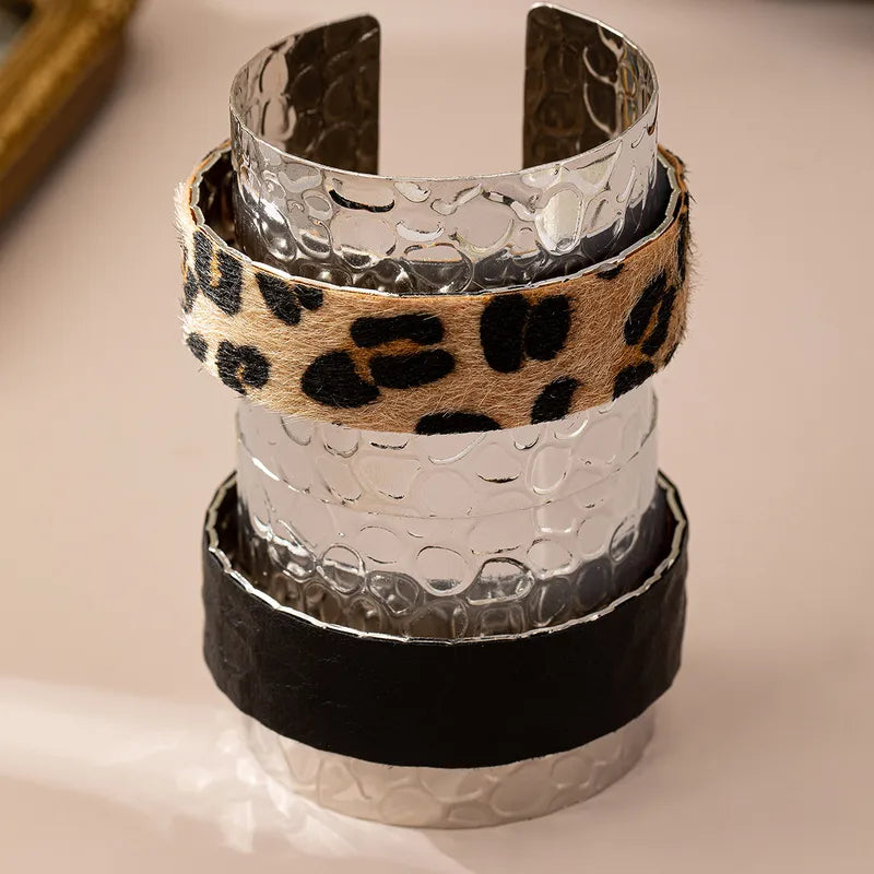 Brazalete Doble Capa Plateado y Animal Print