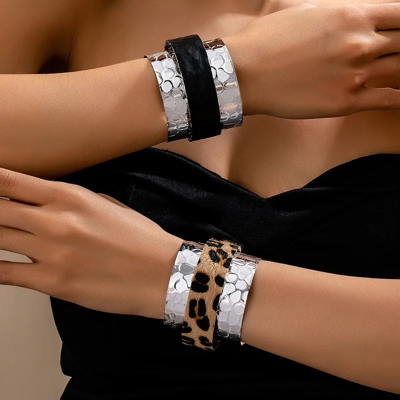 Brazalete Doble Capa Plateado y Animal Print