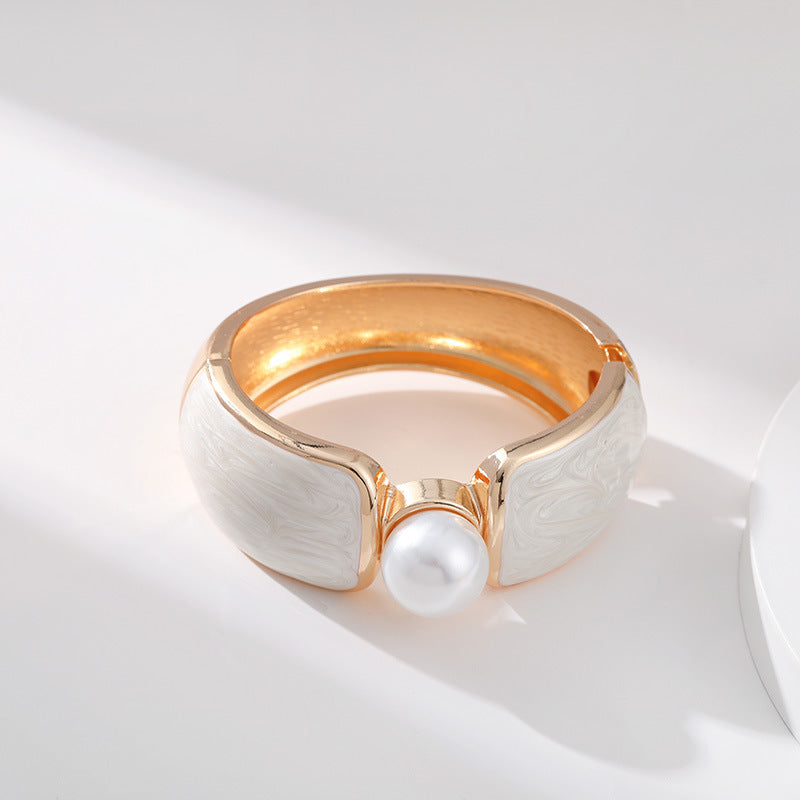 Brazalete Esmaltado Aperlado