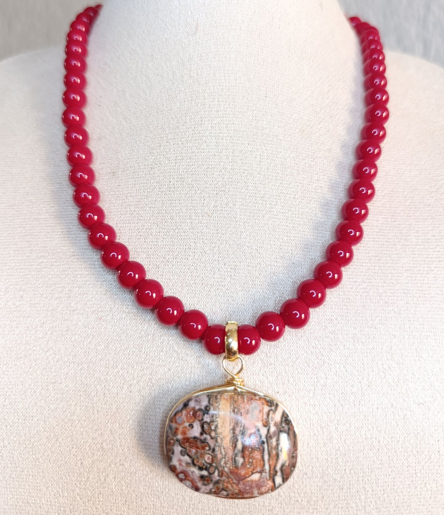 Collar Perlas Rojas y Dije Jaspe Mineral Natural