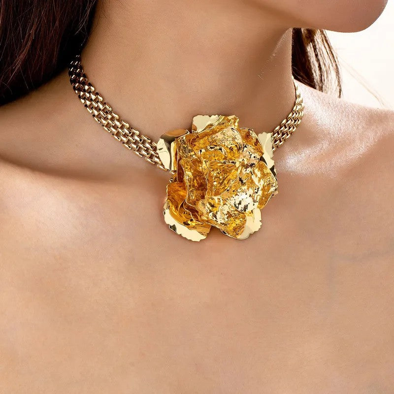 Collar Dorado Gargantilla Flor