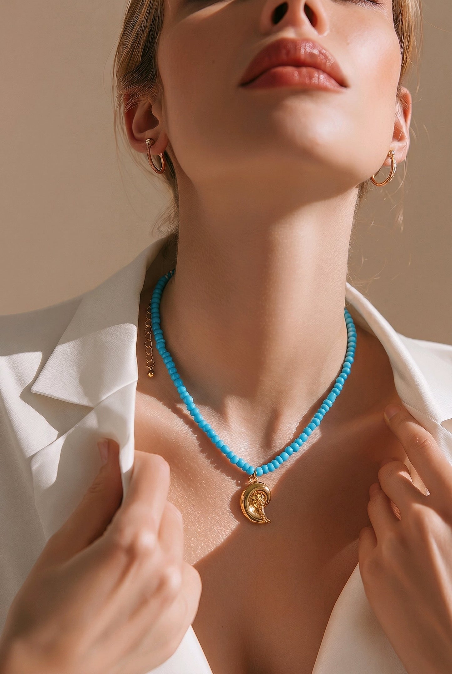 Collar Cuencas Azules Dije Caracol Dorado