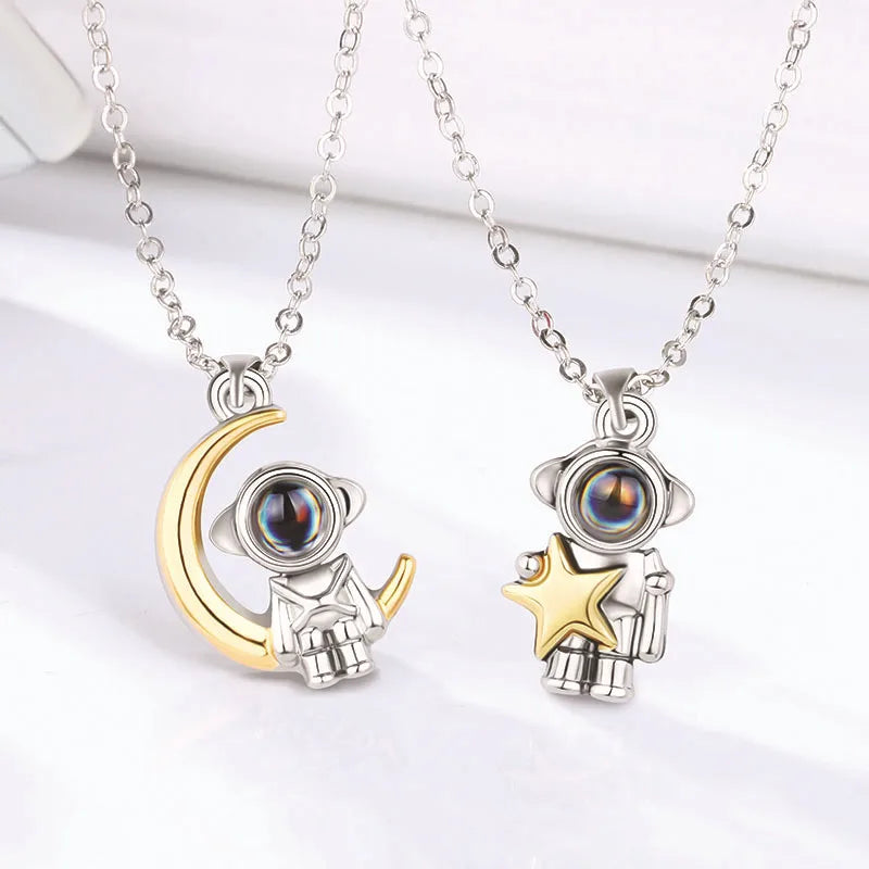 Collar Cadena Plateada con Astronauta en Estrella