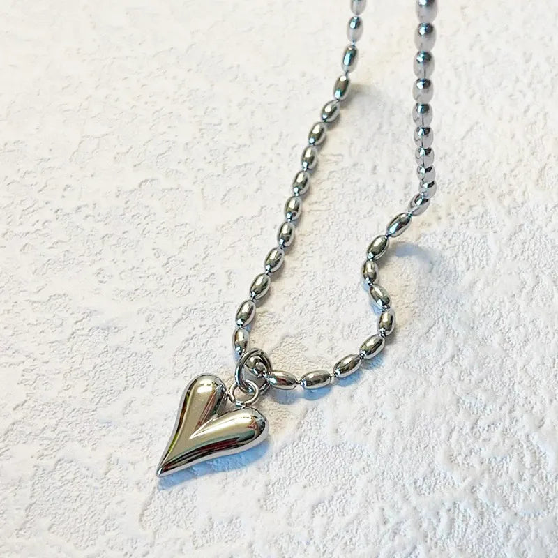 Collar Plateado Corazón 3D