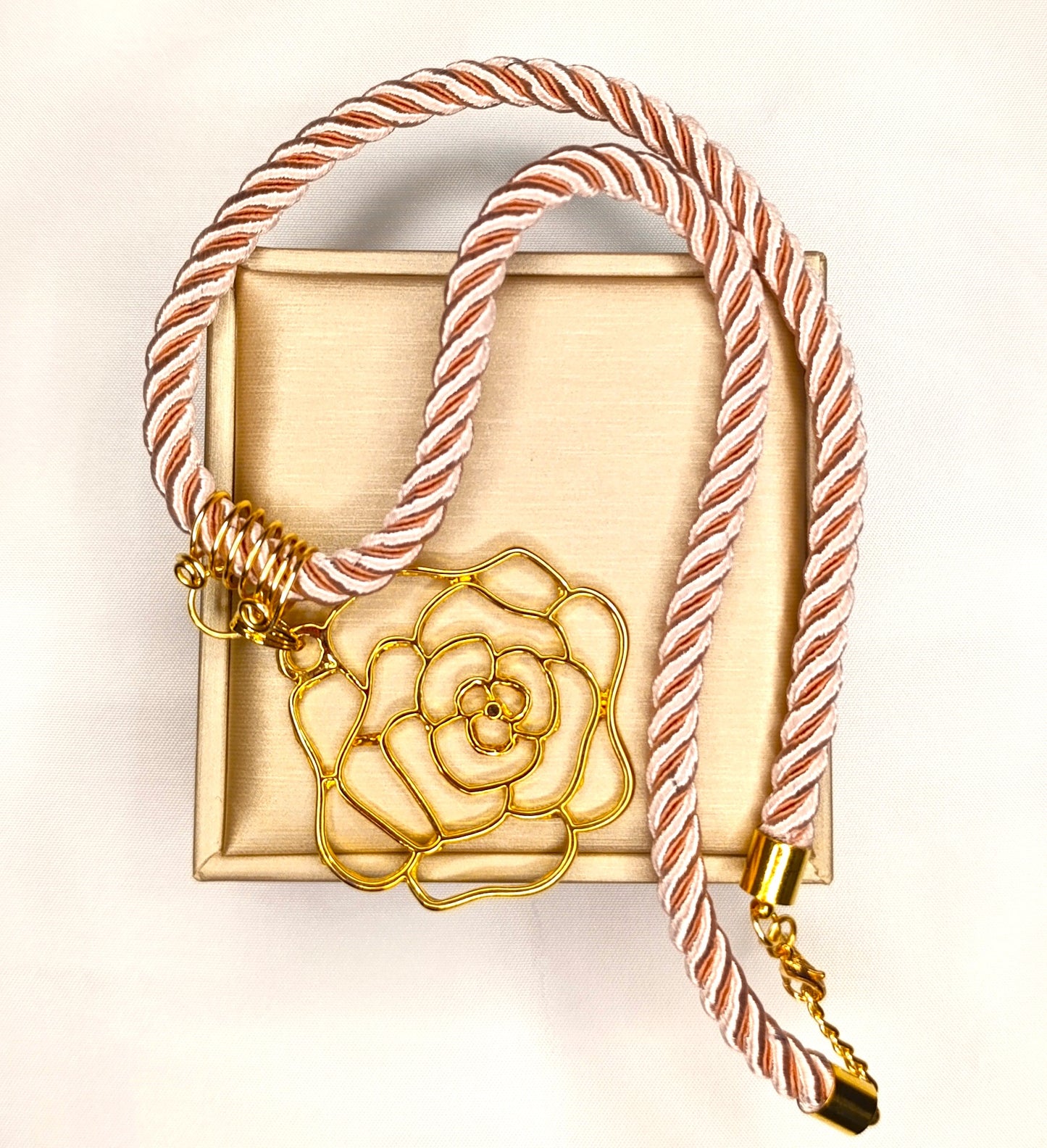 Collar Cordón Seda Dije Flor