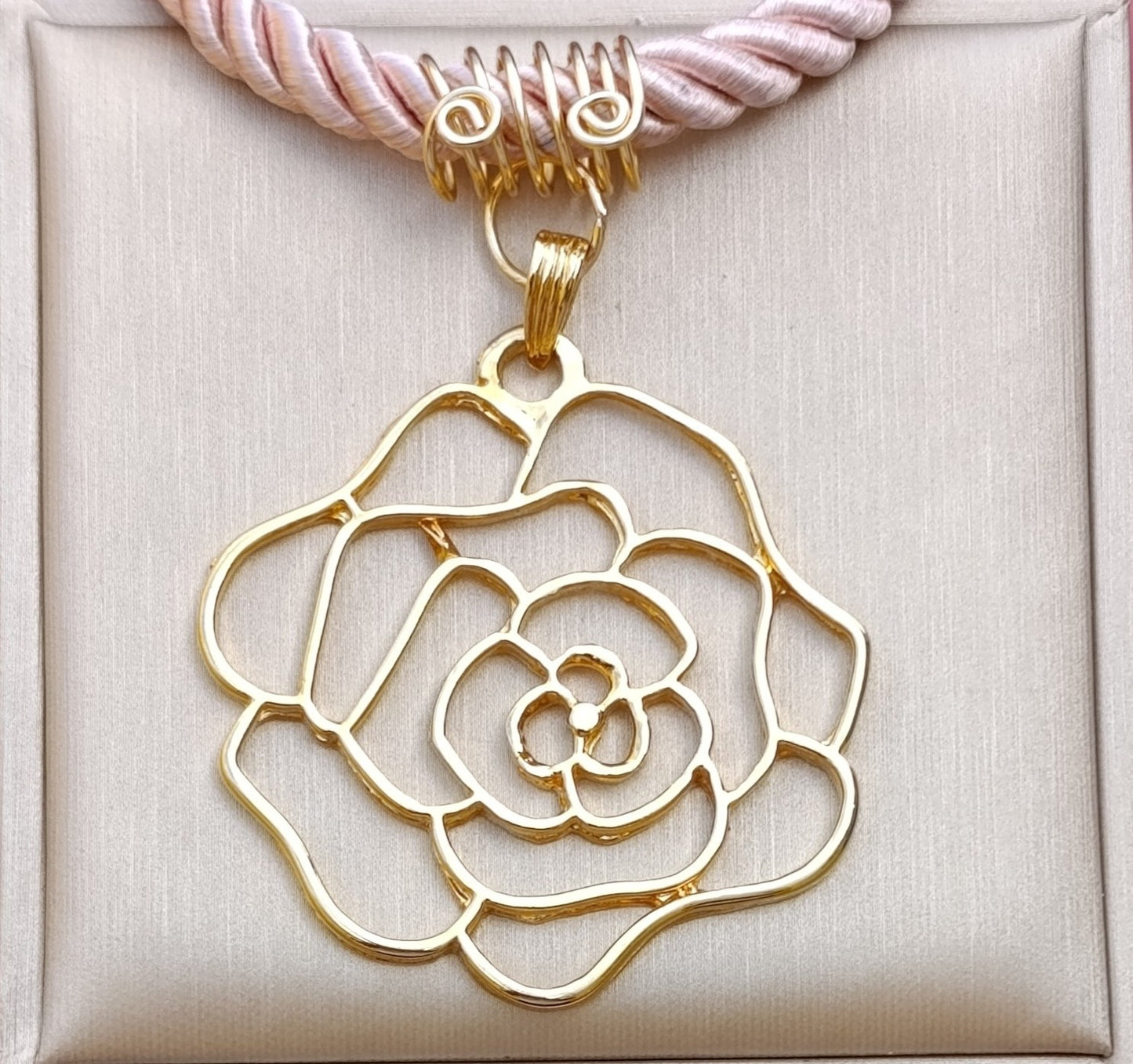 Collar Cordón Seda Dije Flor