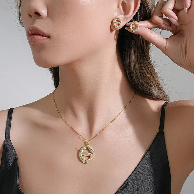 Collar Cadena Dorada Dior Dije y Aretes