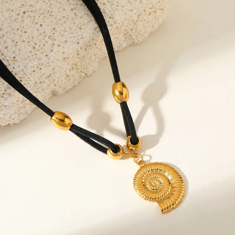 Collar Correa Negra Terciopelo Dije Caracol Mar