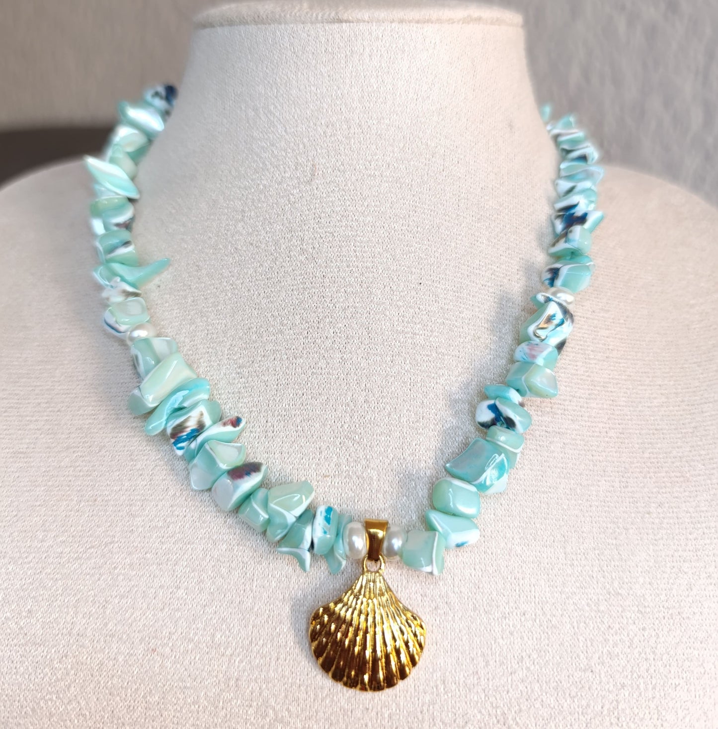 Collar Lajas Azules Dije Concha Marina Dorada