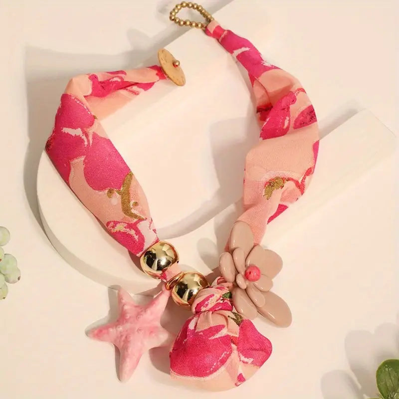 Collar Paliacate Estampados Rosa Dijes Marinos y Flor