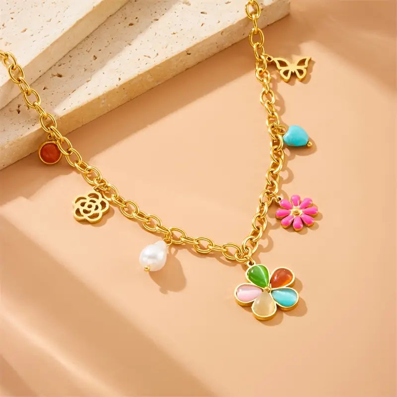 Collar Cadena Dorada Dijes Flores y Perla