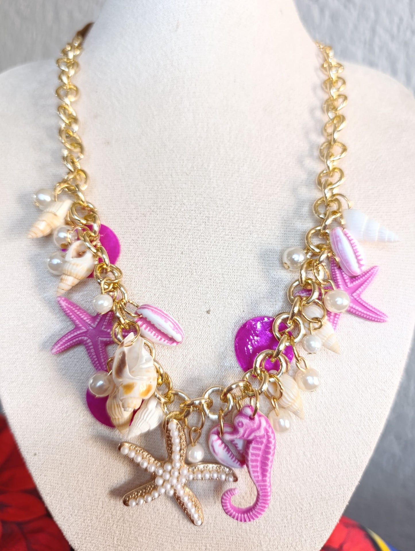 Collar Cadena Dorada Dijes Varios Marinos Tonos Rosa